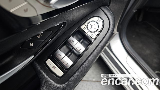 Mercedes-Benz C-Class 2016 — photo 18