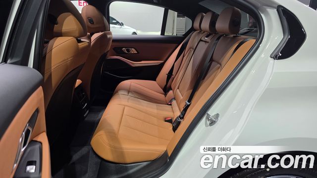 BMW 3-Series 2025 — photo 11