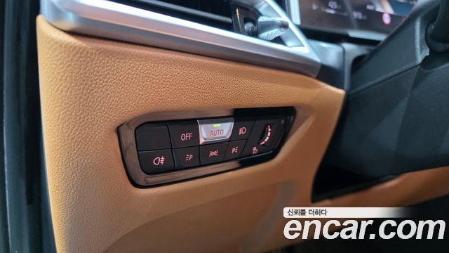 BMW 3-Series 2025 — photo 12
