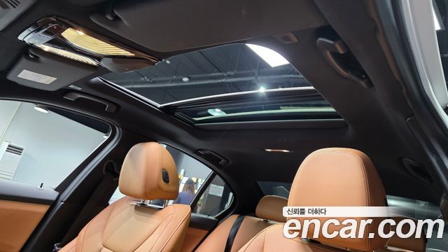 BMW 3-Series 2025 — photo 20