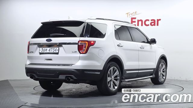 Ford Explorer 2018 — photo 2