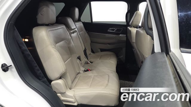 Ford Explorer 2018 — photo 11