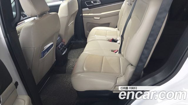 Ford Explorer 2018 — photo 12