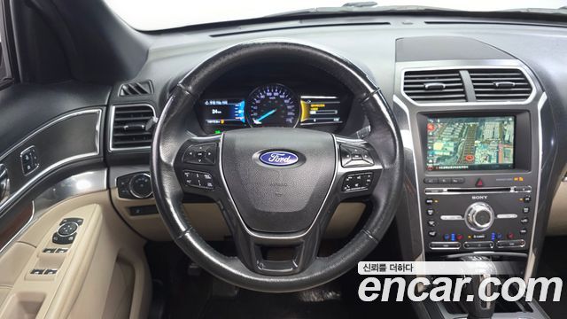 Ford Explorer 2018 — photo 13