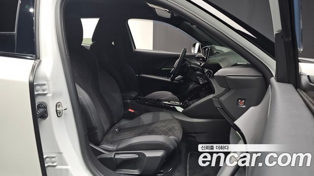 Peugeot 2008 2023 — photo 13