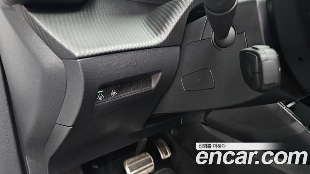 Peugeot 2008 2023 — photo 24