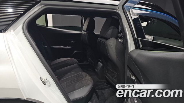 Peugeot 2008 2023 — photo 16