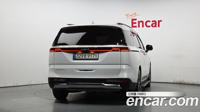 Kia Canival 2023 — photo 4