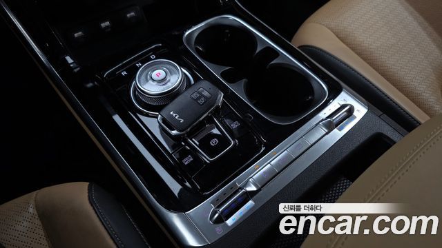 Kia Canival 2023 — photo 9