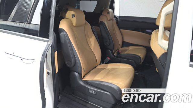 Kia Canival 2023 — photo 11