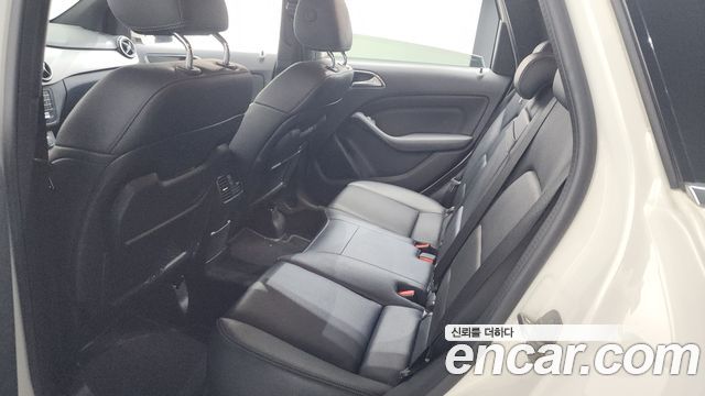 Mercedes-Benz B-Class 2018 — photo 17