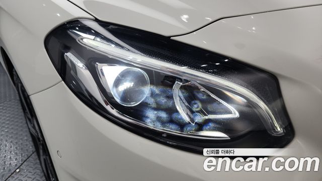 Mercedes-Benz B-Class 2018 — photo 8