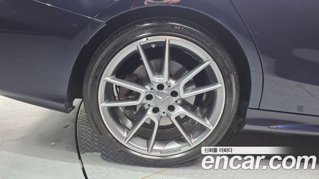 Mercedes-Benz C-Class 2018 — photo 5