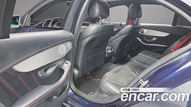 Mercedes-Benz C-Class 2018 — photo 18