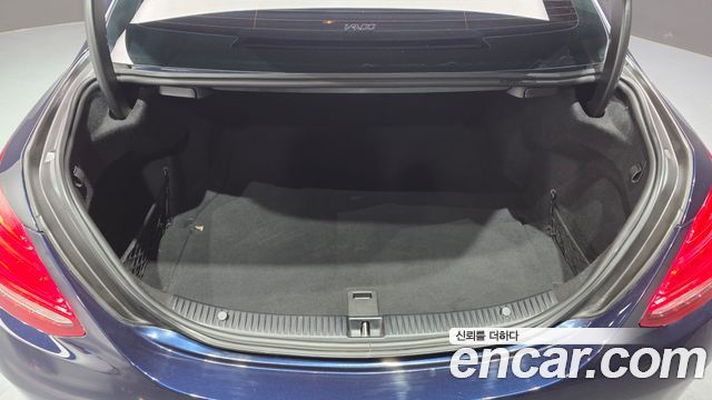 Mercedes-Benz C-Class 2018 — photo 24