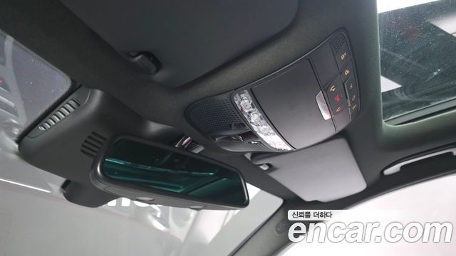 Mercedes-Benz C-Class 2018 — photo 25