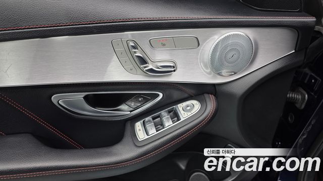 Mercedes-Benz C-Class 2018 — photo 28