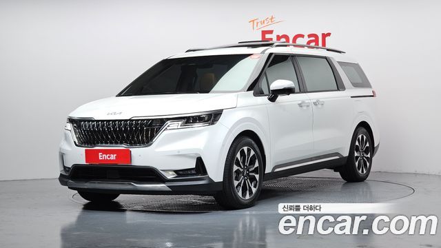 Kia Canival 2023 — photo 1