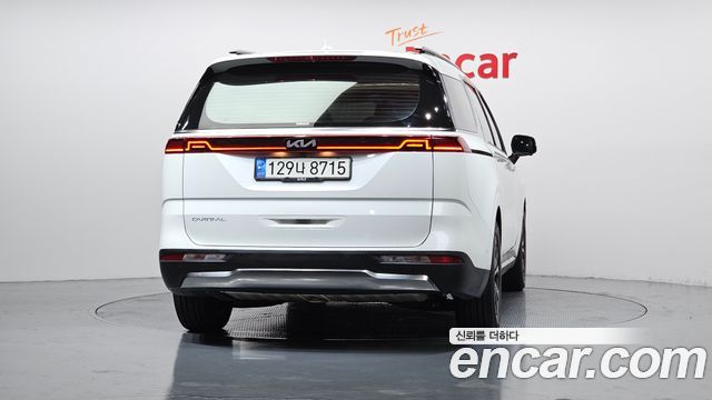 Kia Canival 2023 — photo 4