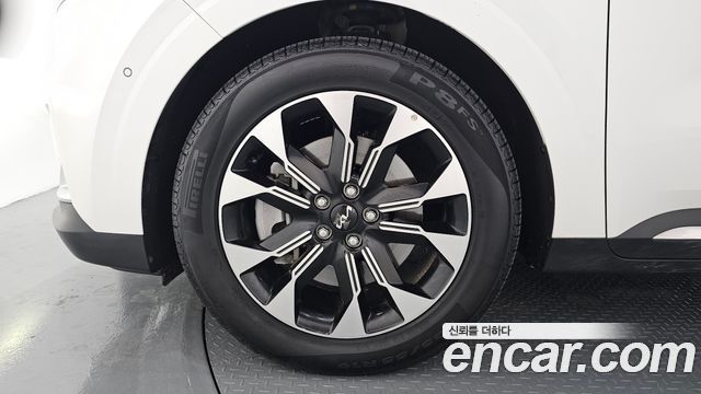 Kia Canival 2023 — photo 5