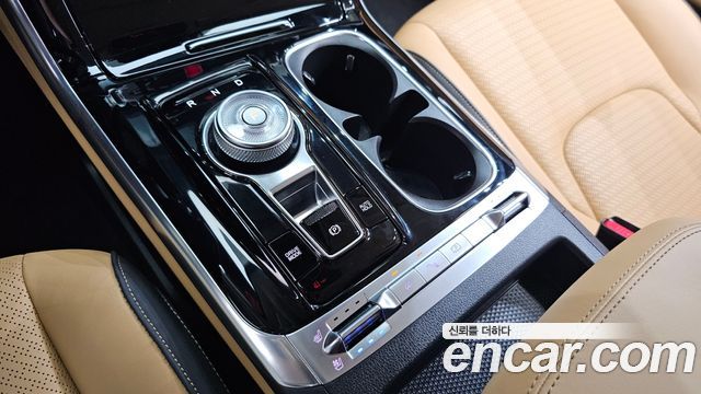 Kia Canival 2023 — photo 9