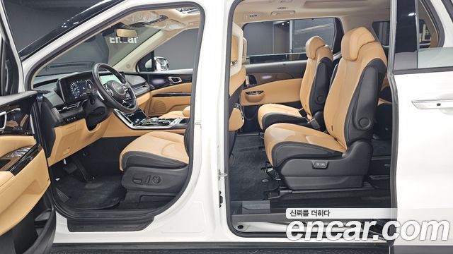 Kia Canival 2023 — photo 11