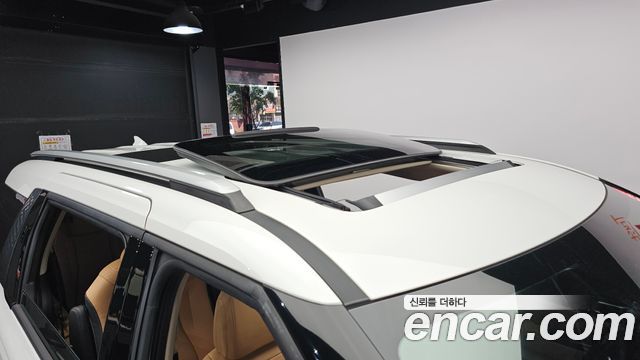 Kia Canival 2023 — photo 16