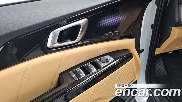 Kia Canival 2023 — photo 18