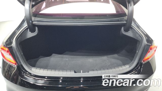 Hyundai Grandeur 2018 — photo 24