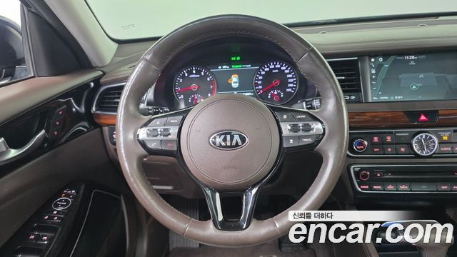 Kia K7 2017 — photo 13