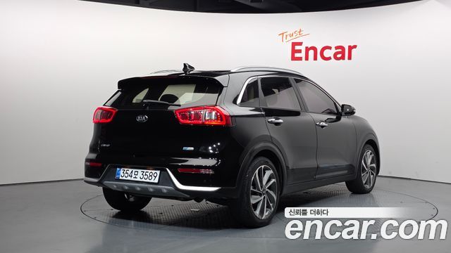 Kia Niro 2017 — photo 2