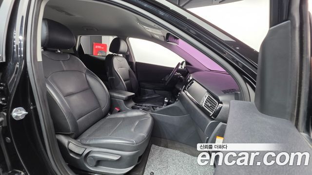 Kia Niro 2017 — photo 10