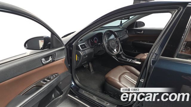 Kia K5 2016 — photo 10