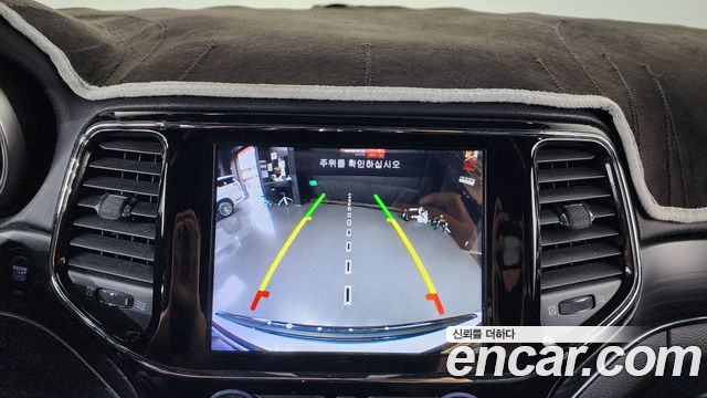 Jeep Cherokee 2021 — photo 12