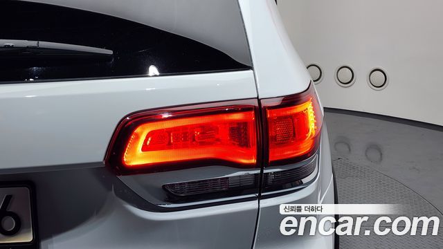 Jeep Cherokee 2021 — photo 7