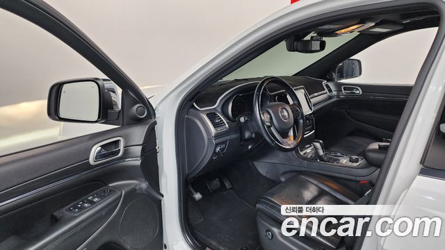 Jeep Cherokee 2021 — photo 30