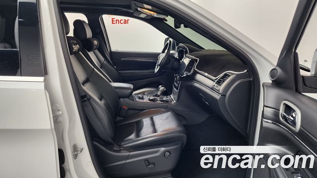 Jeep Cherokee 2021 — photo 31