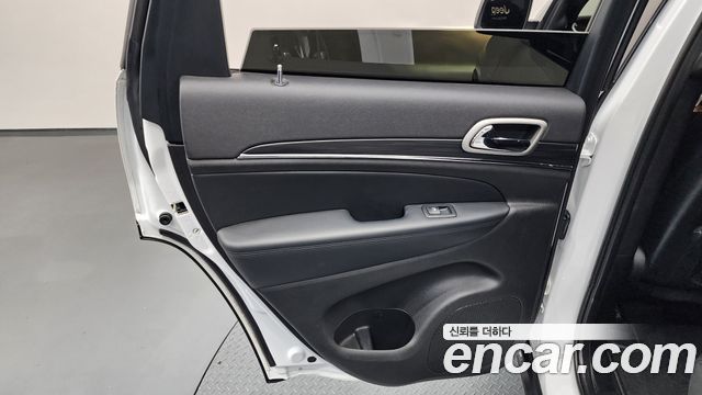 Jeep Cherokee 2021 — photo 34