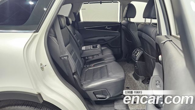 Kia Sorento 2019 — photo 17