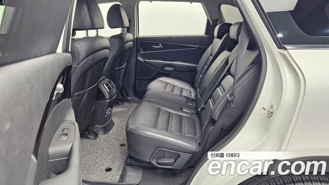 Kia Sorento 2019 — photo 25