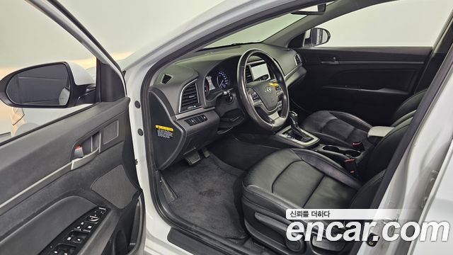 Hyundai AVANTE 2016 — photo 10