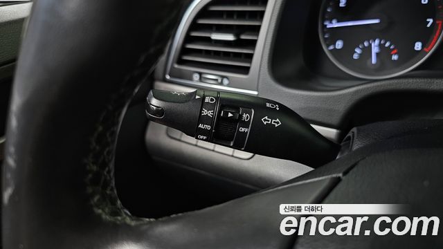 Hyundai AVANTE 2016 — photo 13