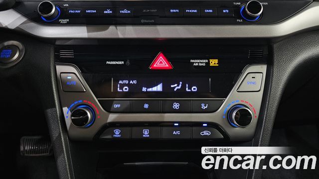 Hyundai AVANTE 2016 — photo 18