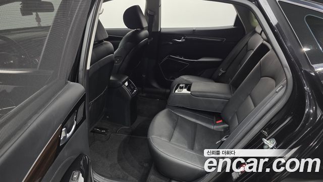 Kia K7 2018 — photo 18