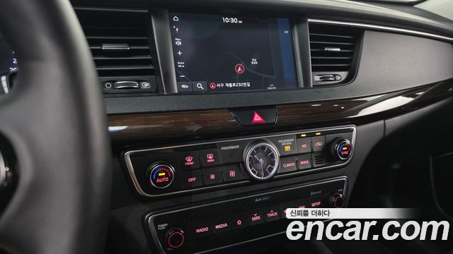 Kia K7 2018 — photo 19