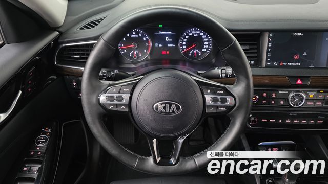 Kia K7 2018 — photo 20