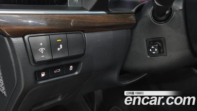 Kia K7 2018 — photo 22