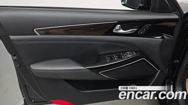 Kia K7 2018 — photo 14