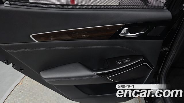 Kia K7 2018 — photo 15