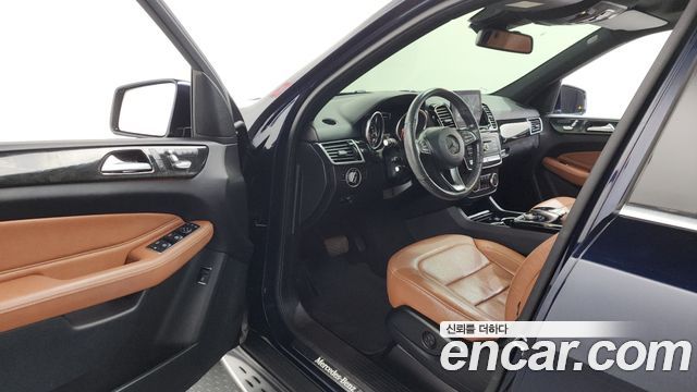 Mercedes-Benz GLE-Class 2017 — photo 10